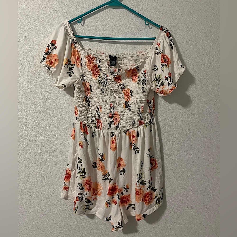 Rue 21 Stretchy White and Pink Foral Romper XL